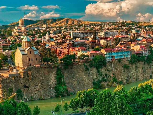 KIRŞEHİR ÇIKIŞLI DOĞU EKSPRESİ İLE KARS TİFLİS BATUM KARADENİZ TURU (6 GECE 7 GÜN)