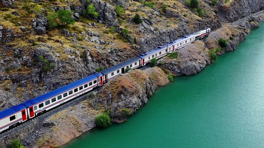 BOLU ÇIKIŞLI DOĞU EKSPRESİ İLE KARS DOĞUBEYAZIT VAN TURU (3 GECE)