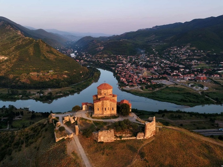 KASTAMONU ÇIKIŞLI DOĞU EKSPRESİ İLE KARS TİFLİS BATUM KARADENİZ TURU (6 GECE 7 GÜN)