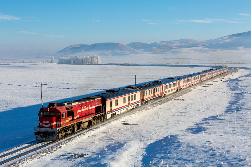 DOĞU EKSPRESİ İLE VAN KARS ERZURUM TURU ( UÇAK GİDİŞ – TREN DÖNÜŞ)